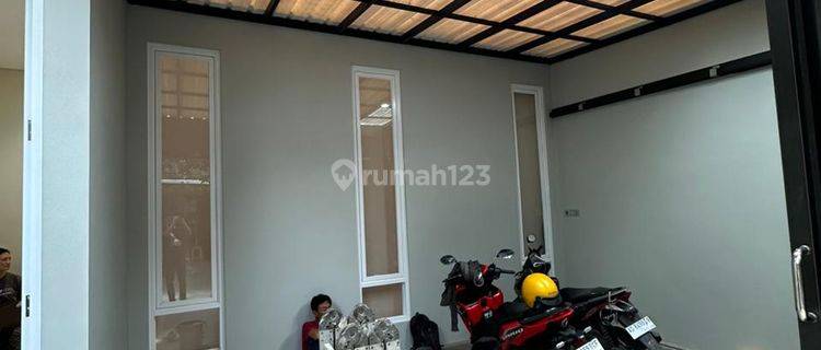 Rumah Baru Full Furnished di Fajar Indah Jl Melati, Surakarta 1