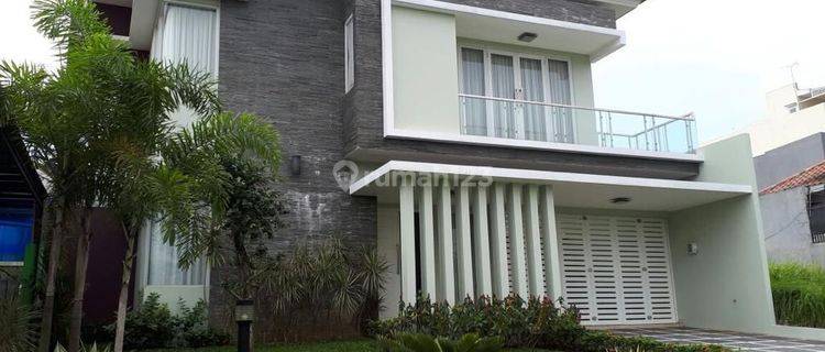 Dijual Cepat Rumah Minimalis Modern 2 Lantai View Gunung di Sentul City 1