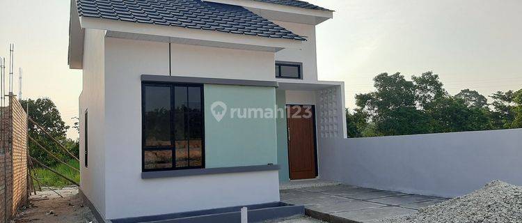 Rumah baru dijual Luas tanah 157M2 jalan uka 1