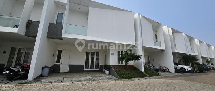 Rumah 2 Lantai Luas Untuk Keluarga Besar  1