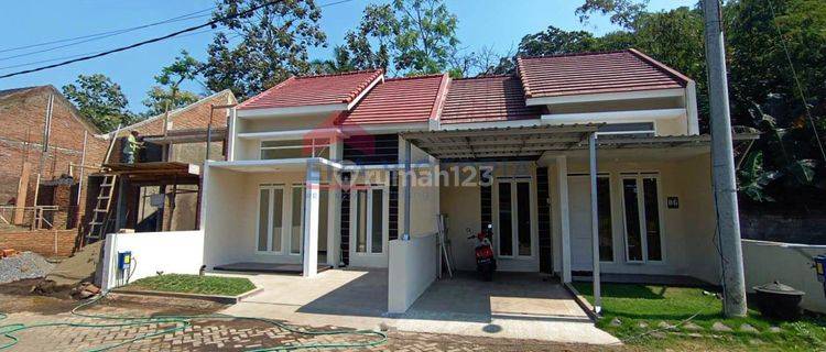 Rumah kondisi bagus di jual d kawasan strategis dekat dg berbagai fasum  kota Malang 1