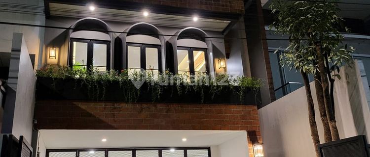 Rumah Bagus 3 Lantai Di Pondok Indah 1