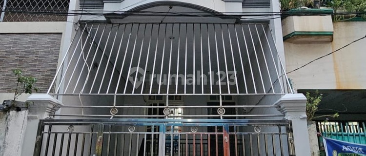 ANA RUMAH UK 4.5X15M DI TELUK GONG 1