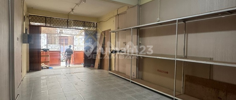 Ana Rumah Uk 4.5X15m di Jelambar 1