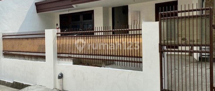 Ana Rumah Kost Uk 9X15m di Jelambar 1