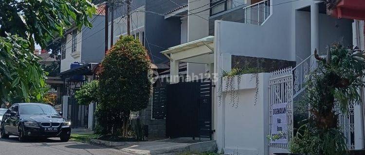 Rumah 2 lantai dilokasi strategis Sarimekar, Sarijadi, Bandung 1