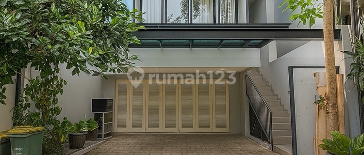 Pondok Pinang 3-Story House in a Townhouse with a Wide Road 1