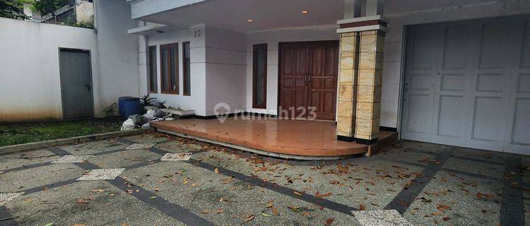 Disewakan Rumah Bagus Unfurnished Tengah Kota Siap Huni di Sayap Gatot Subroto Banduntg Pusa 1