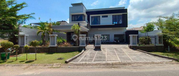 Rumah Elite 2 Lantai Beverly Avenue Batam Centre 1