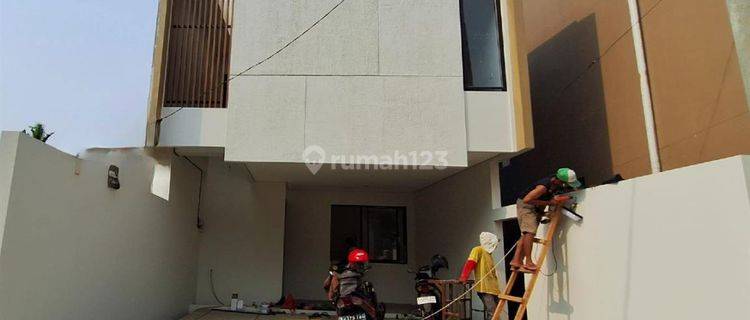 Rumah Luas Baru Murah Strategis Modern SHM di Pondok Gede, Bekasi 1