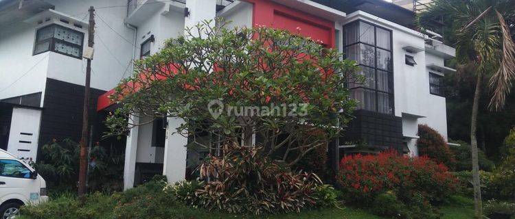 Rumah 3 Lantai Bagus Murah Strategis SHM Lembang, Bandung Barat 1