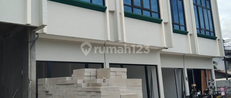 Attached 3.5-Story Ruko with Rooftop, Jagakarsa