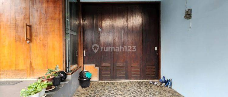 Rumah 2 Lantai Bagus Semi Furnished SHM di Sunter, Jakarta Utara 1