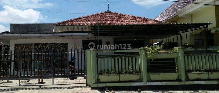 DiJual Rumah Usaha Jalan Penataran Banyuwangi Kota  1