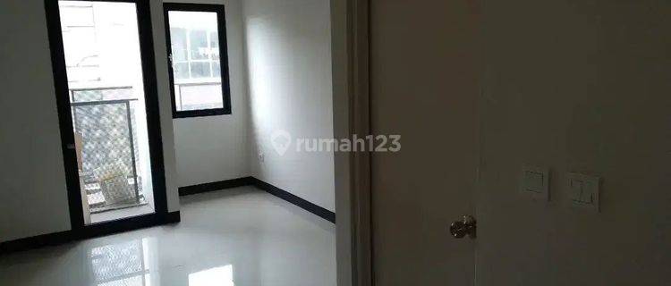 Dijual Apartemen Amega Crown Residence Dekat Merr 1