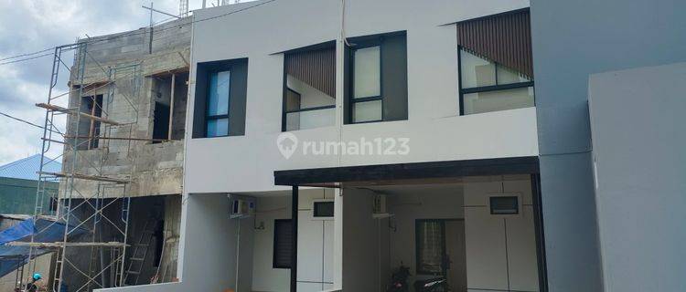 Rumah 2 Lantai Cijantung 1