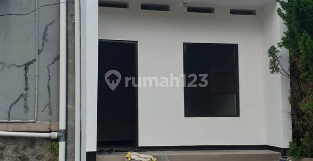 2-Story Shophouse Concept Ready-to-Occupy House with SHM in Ujungberung 1