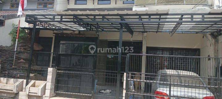 Rumah Besar 2,5 Lantai Full Furnished di Komplek Ujung Berung 1