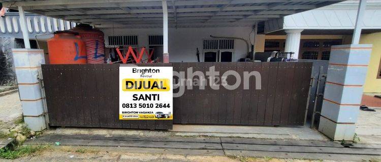 Rumah di tengah kota. Sangat dekat dengan akses ke sekolahan dan mall. 1