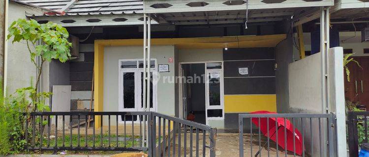 Di Jual Rumah Murah Lokasi Strategis Dekat Kolam Renang  1