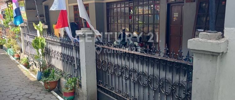 Dijual Rumah Cantik Luas Strategis Di Jl H Kurdi Karasak Bandung 1