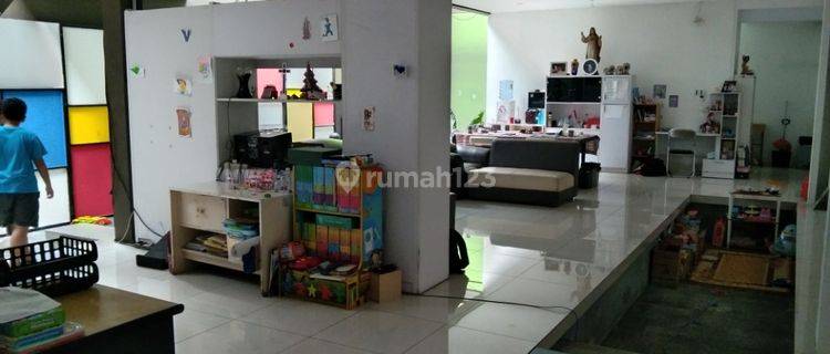 Rumah (Bisa Jadi Kantor Atau Cafe) Di Lokasi Strategis Jl Cilaki 1