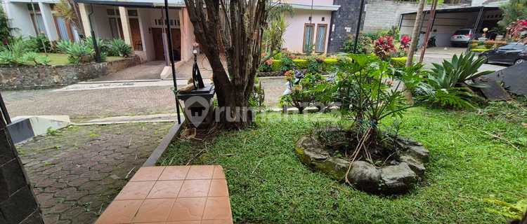Rumah di Sewakan Bagus Cigadung Dago 1