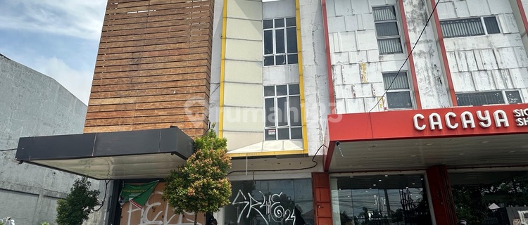 For Rent 3-Story Shop House on Perintis Kemerdekaan Street, Makassar (etc.) 1