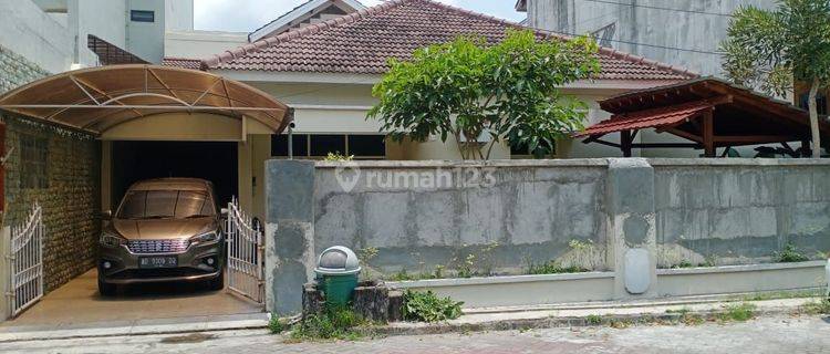 Rumah 2 lantai area godean  1