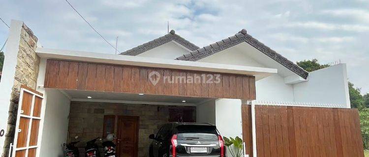 Rumah ada kolam renang dan mushola di ciangsana Gunung Putri 1