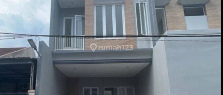 Rumah Siap Huni 2 Lantai di Pondok Tjandra Sidoarjo  1