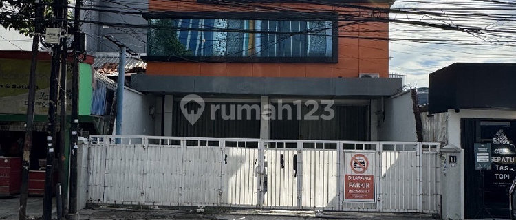 Attached Shophouse in Utan Kayu can be used for Office or Business 1