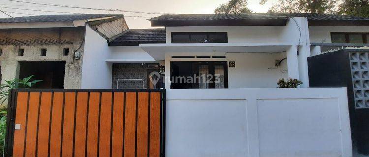 Over kredit rumah strategis siap huni di cilodong 1