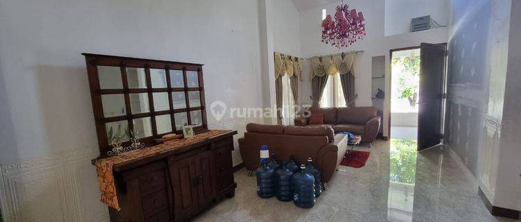 Disewakan tahunan rumah hoek full furnished di sentul city  1