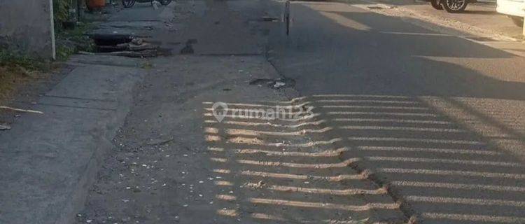 PINGGIR JALAN DEKAT AMBARUKMO PLAZA & JEC LINGKUNGAN KOS2AN 1