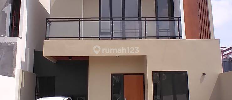 Rumah 2 Lantai Dijual Cepat Murah 5 Menit Ke Kota Solo 1