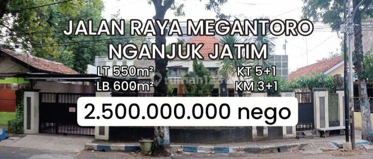 Rumah Strategis Nol Jalan Raya Megantoro Nganjuk Jawa Timur [597] 1