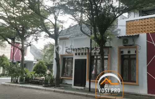 Rumah 2 Lantai Semi Furnished di Gentan, Solo 1