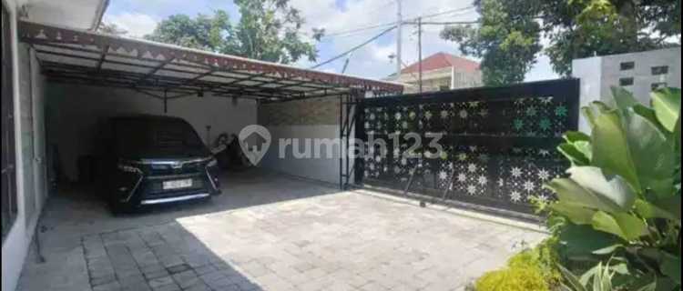 Rumah Mewah Furnish Belakang Hotel Alila Solo 1