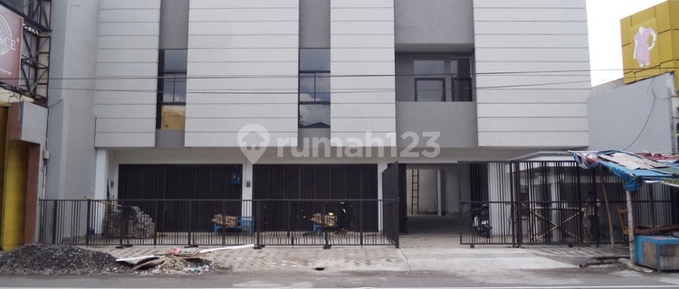 For Rent Strategic Shop House in Solo Business Area 1
