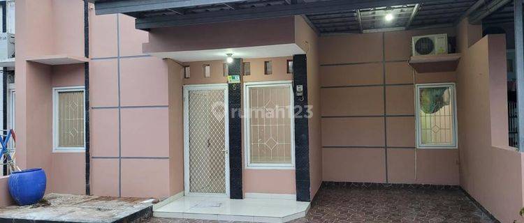 Rumah Terawat Cantik Dan Siap Huni 1