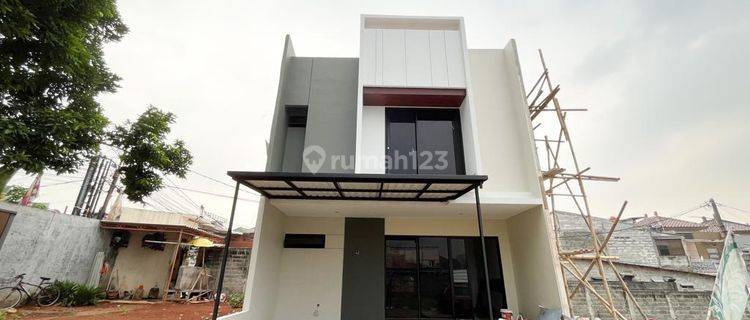 Townhouse Strategis Jakarta Timur 1