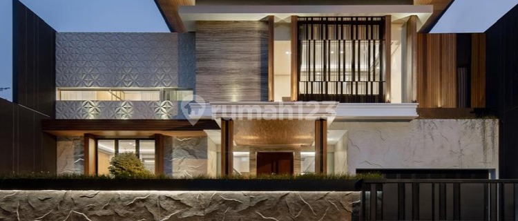 Rumah Eksklusif Siap Pakai Full Furnished di Puri Arga Golf 1