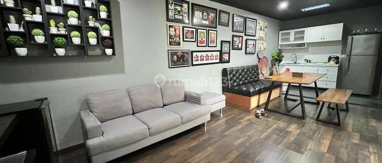 Gedung DIjual Murah Lokasi Strategis di Cipulir 1