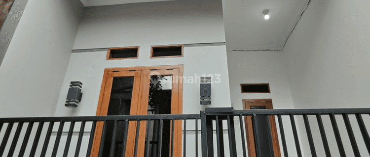 Dijual Rumah Baru 2 Lantai Akses Motor Siap Huni Utan Kayu Jaktim 1