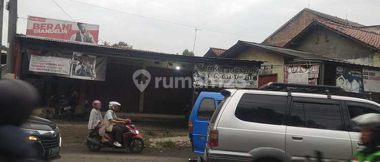 Cheap Kiosk for Sale on a Strategic Roadside 1