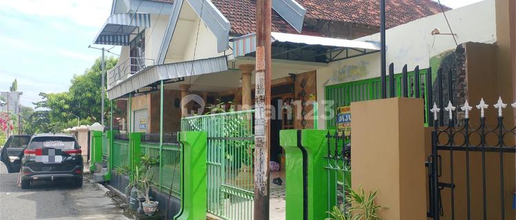 COMFORTABLE SPACIOUS HOUSE IN A QUIET AREA OF MADIUN (LAND 277, BUILDING 127) 1