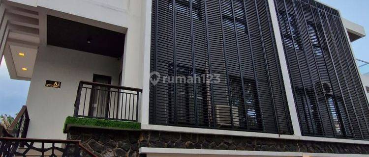 Rumah Townhouse di Jln Kalimanggis Cibubur 3 Lantai Mewah 1