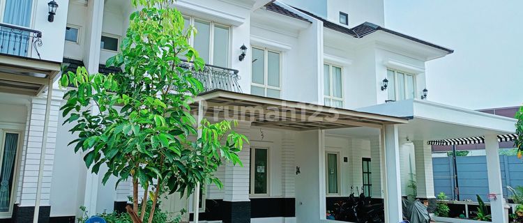 Disewa Rumah American classic terbaru di grand wisata  1