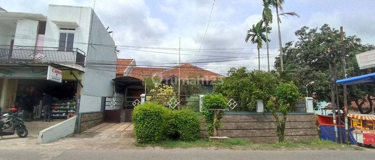 Rumah nyaman di pinggir jalan bisa untuk usaha,kantor,tempat tonggal 1